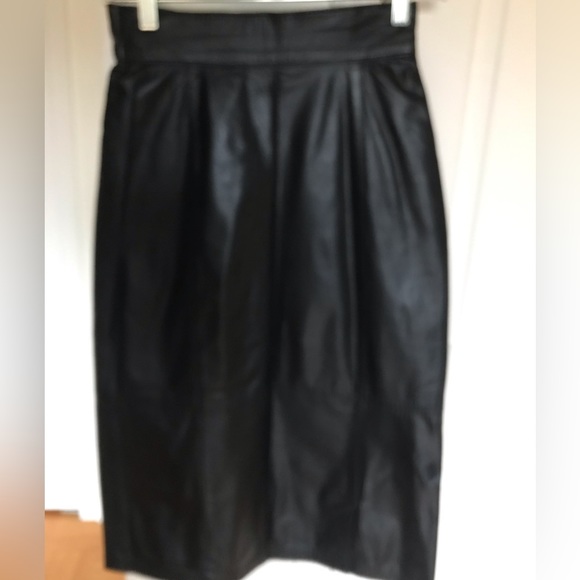 Leather black skirt - Picture 2 of 7